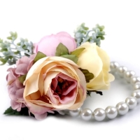Náramek perlový s květy pro družičky starorůžový